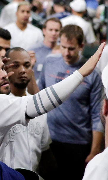 Altuve homers in big inning, Astros beat Angels 11-2